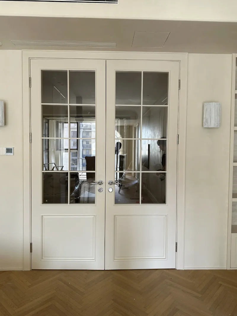 Ash Wood Glass Doors with Slim Aluminum Clamps: Minimalist Elegance for Modern Cafes