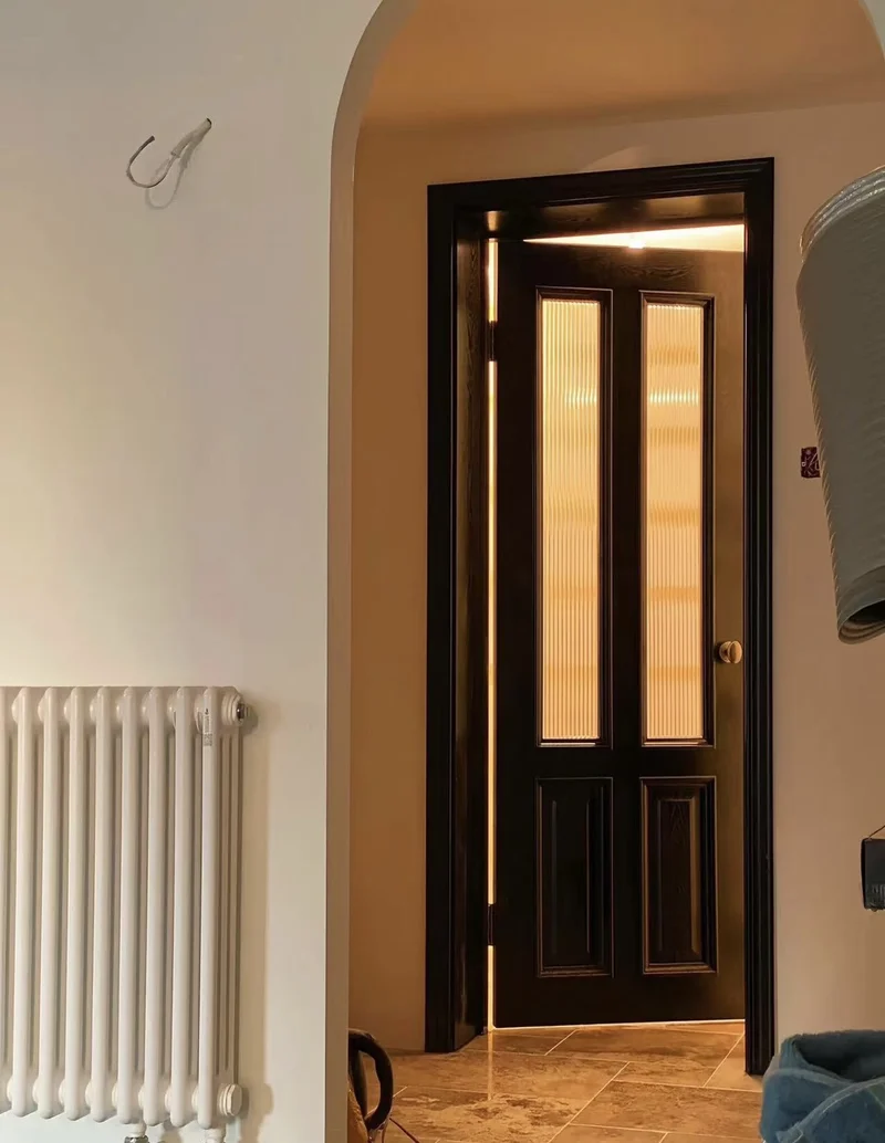Aluminum glass doors for hospital waiting areas