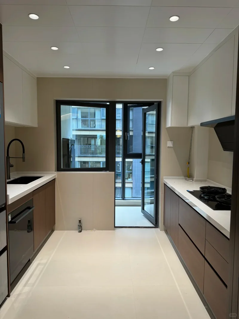 Aluminum glass door export to Middle East with weather resistance