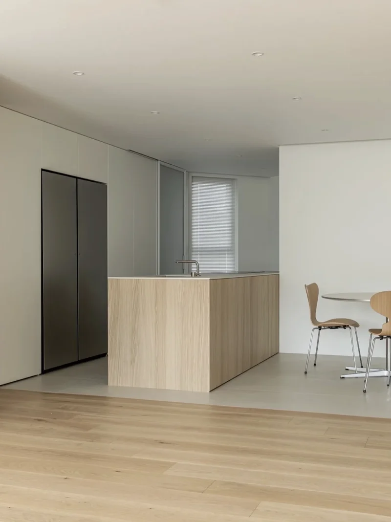 Aluminum glass doors for indoor courtyards