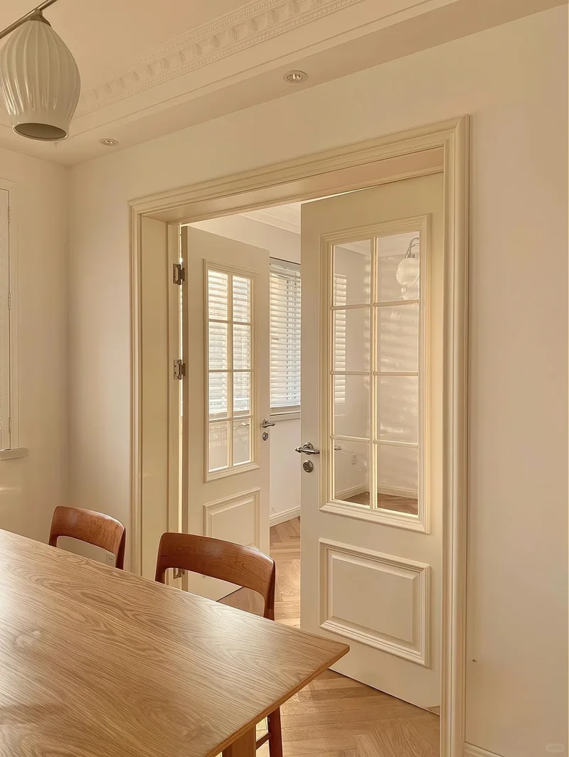 Aluminum glass doors with quick installation features