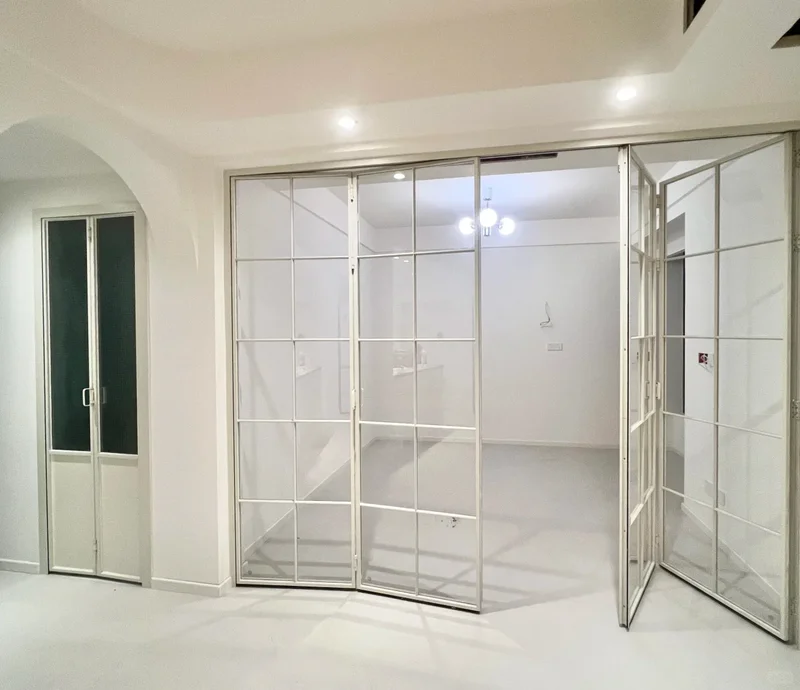 Aluminum glass doors with quick installation features