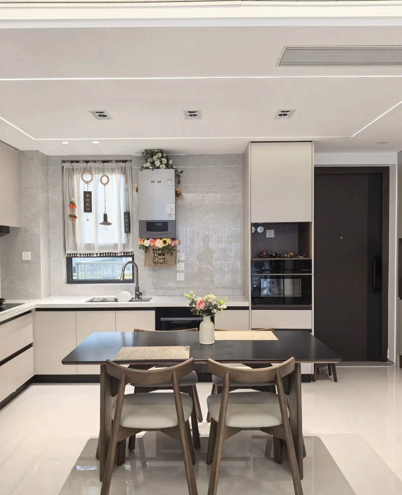 Steel door customization with custom finishes